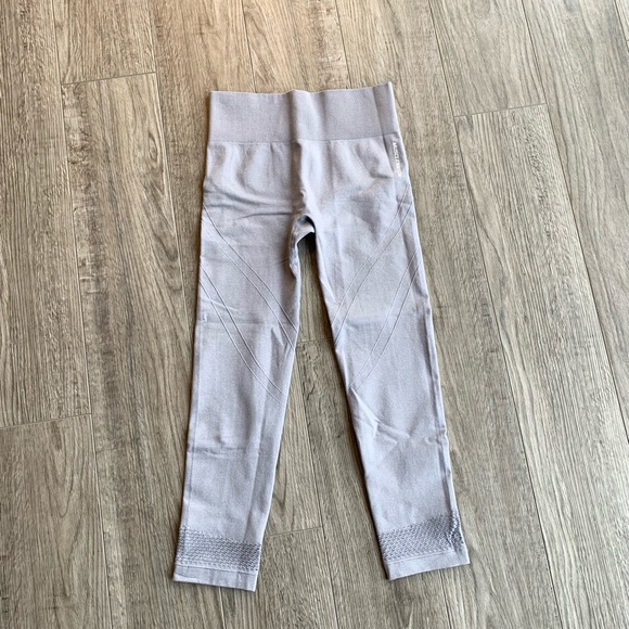 Muscle Nation v2 Seamless High Waist 7/8 Leggings - Lilac Grey - Picture 3 of 5